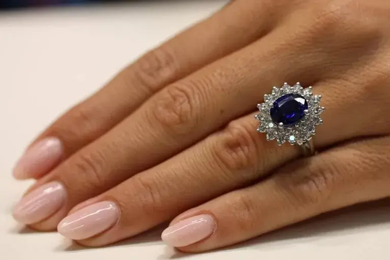 Dijamantski verenički prsten