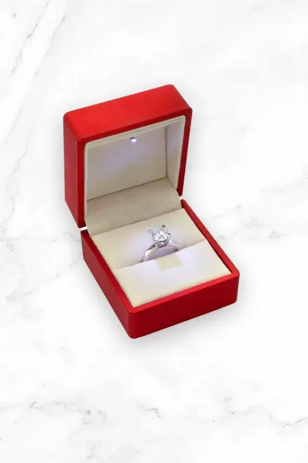 Solitaire dijamantski verenički prsten