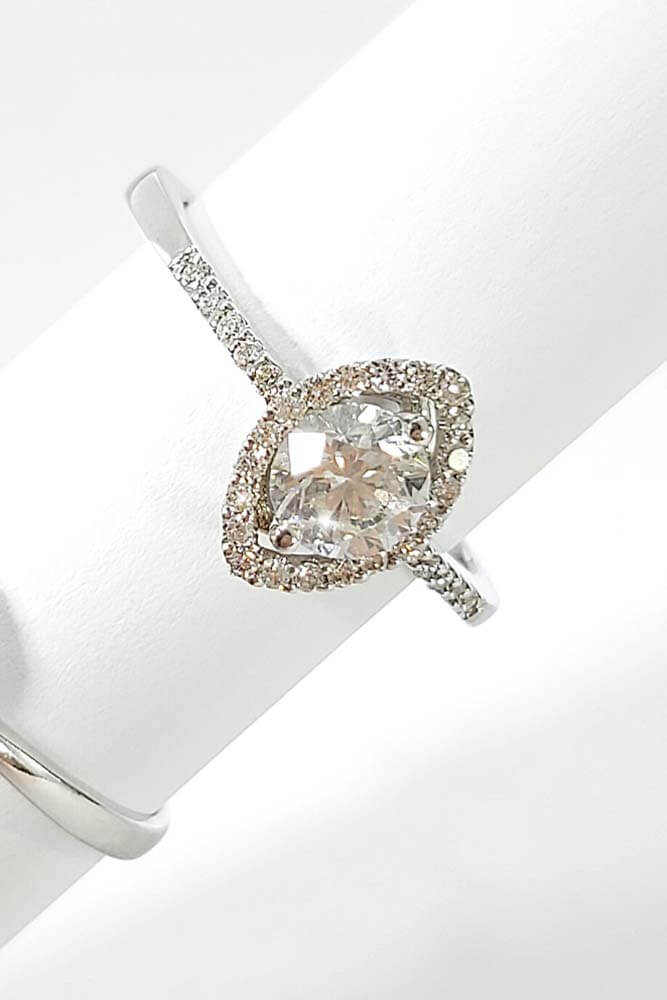 Verenički prsten sa dijamantom markiz reza