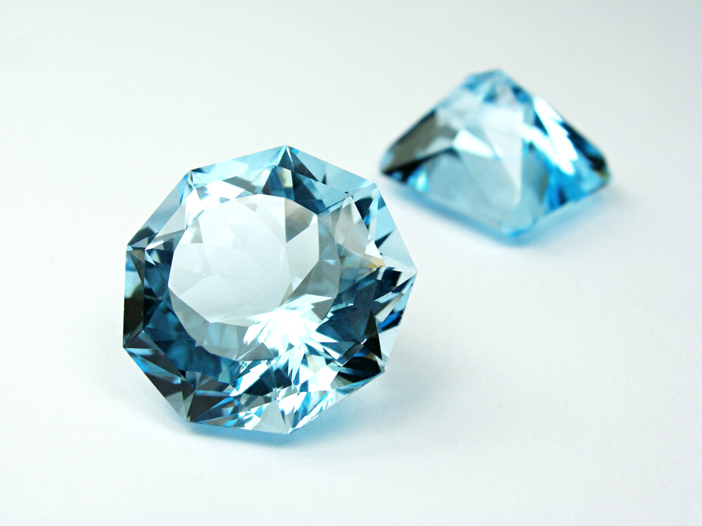 Dijamantski prsten sa topazom