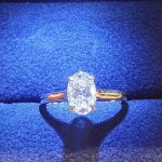 Verenički prsten sa dijamantom ovalnog reza