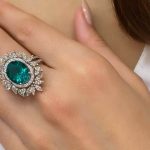 Dijamantski nakit sa smaragdom