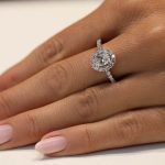 Verenički prsten sa ovalnim dijamantom