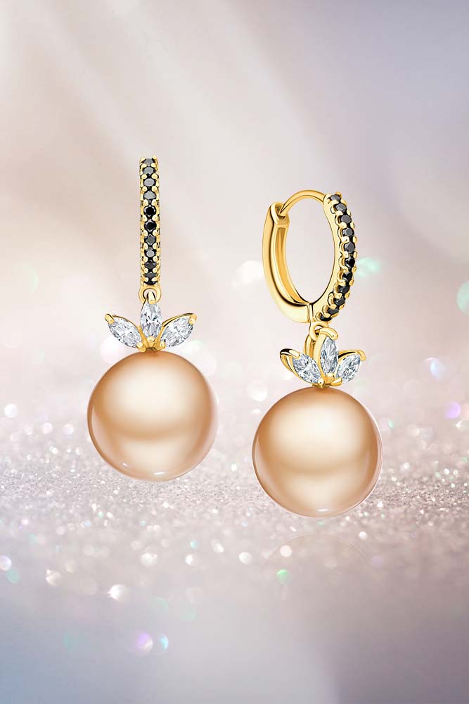 Nakit sa dijamantima i biserima