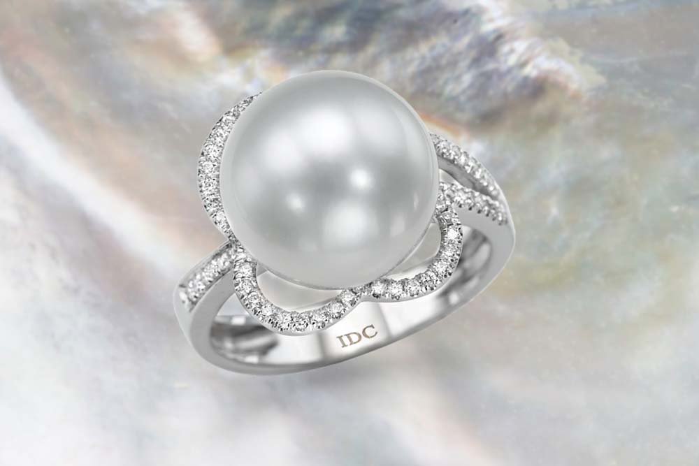 Nakit sa dijamantima i biserima