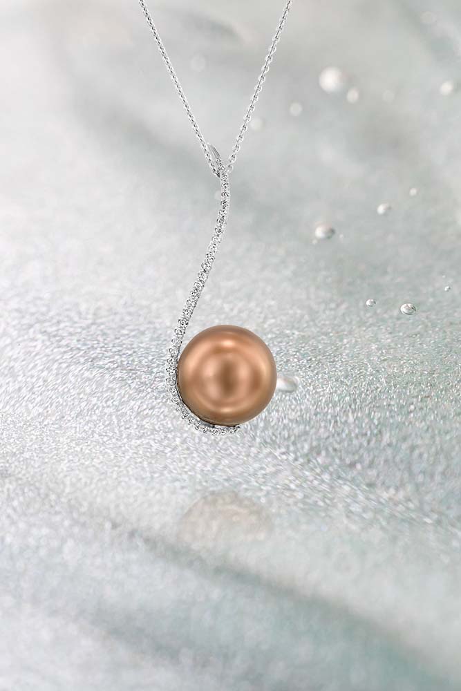 Nakit sa dijamantima i biserima