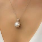 Nakit sa dijamantima i biserima