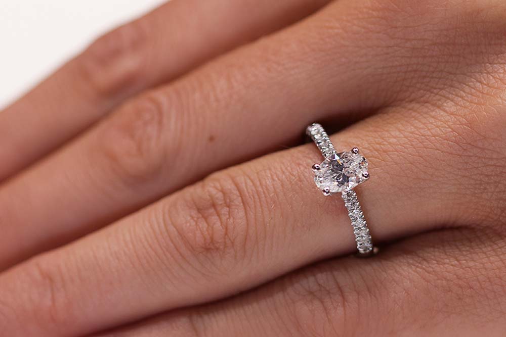 Prsten sa dijamantom za veridbu